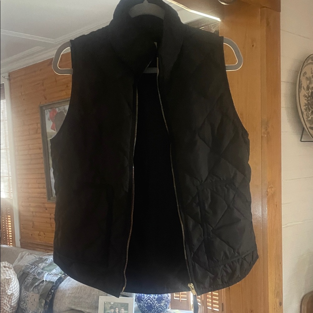 J. Crew women’s  black Quilted Vest small